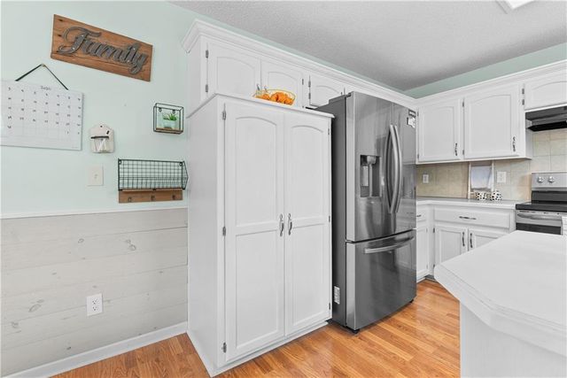 2102 Grant Circle, Greenwood, MO 64034