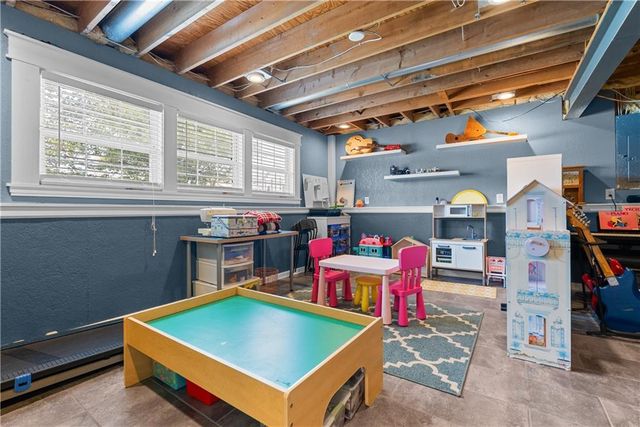 2102 Grant Circle, Greenwood, MO 64034