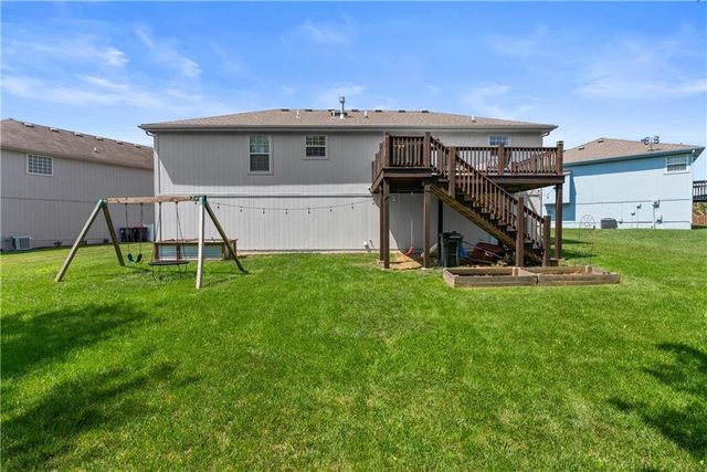 2102 Grant Circle, Greenwood, MO 64034