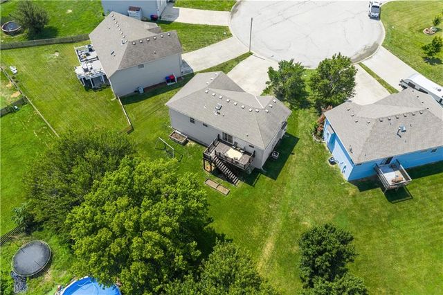 2102 Grant Circle, Greenwood, MO 64034