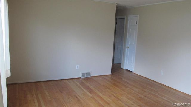 615 Brandt Street, Garden City, MI 48135