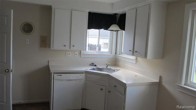615 Brandt Street, Garden City, MI 48135