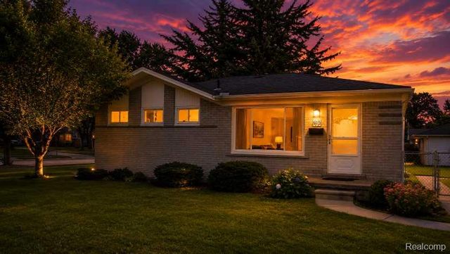 615 Brandt Street, Garden City, MI 48135