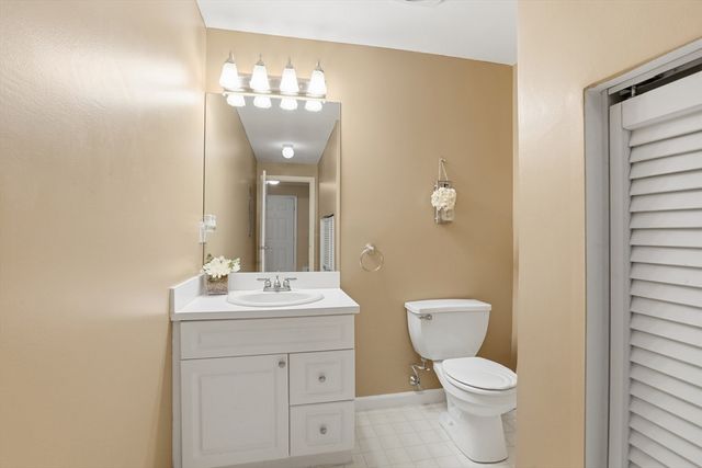 1 Riverview Blvd 8-203, Methuen, MA 01844