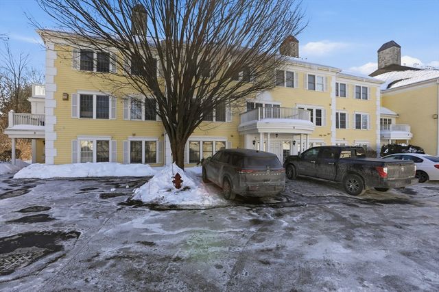 1 Riverview Blvd 8-203, Methuen, MA 01844