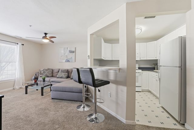 1 Riverview Blvd 8-203, Methuen, MA 01844