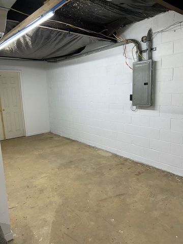 1473 Monastery Dr, Unity Twp, PA 15650