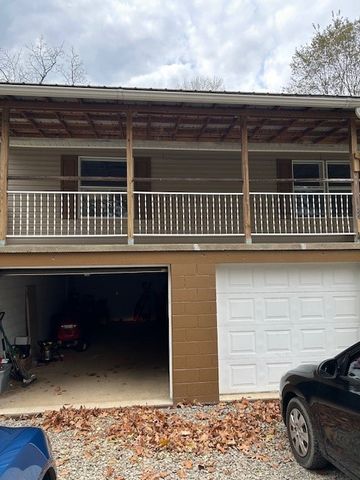 1473 Monastery Dr, Unity Twp, PA 15650