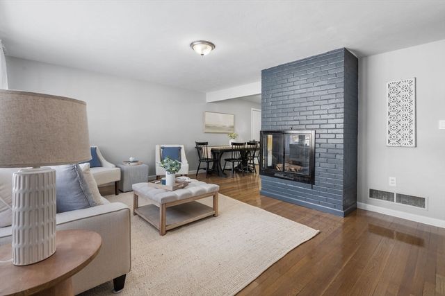 54 Roundtop Rd, Framingham, MA 01701