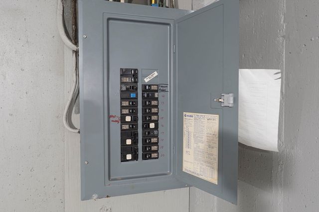 54 Roundtop Rd, Framingham, MA 01701