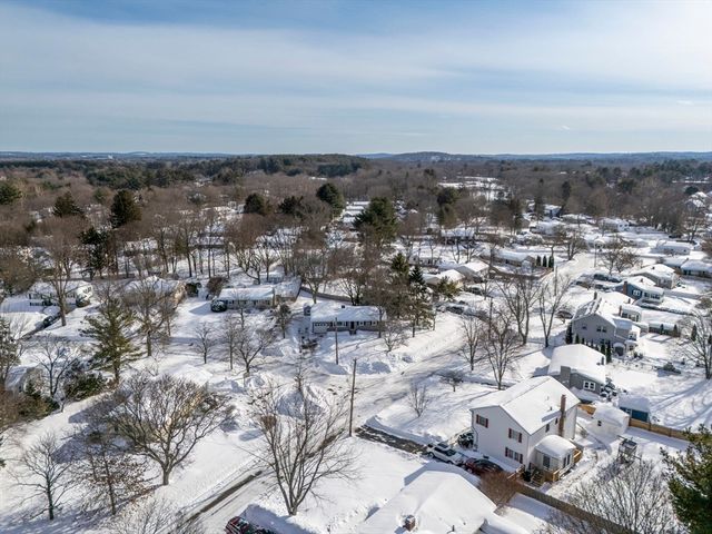 54 Roundtop Rd, Framingham, MA 01701