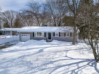 54 Roundtop Rd, Framingham, MA 01701