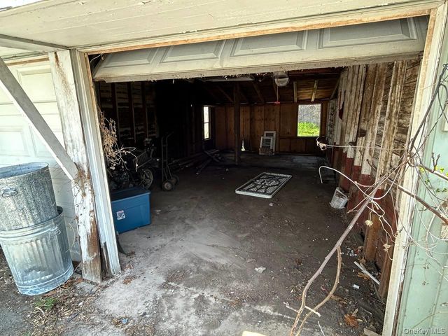 31 East Avenue, Freeport, NY 11520