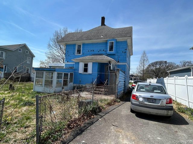 31 East Avenue, Freeport, NY 11520