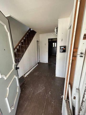 31 East Avenue, Freeport, NY 11520