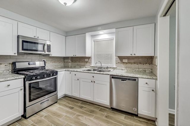 5151 W Agatite Avenue G, Chicago, IL 60630