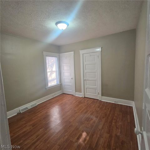 3842 Parkdale Road, Cleveland Heights, OH 44121