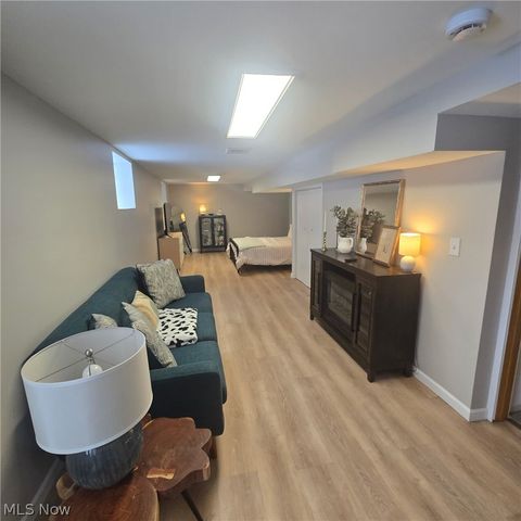 3842 Parkdale Road, Cleveland Heights, OH 44121