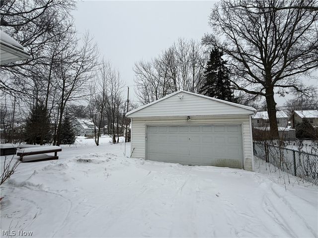 3842 Parkdale Road, Cleveland Heights, OH 44121