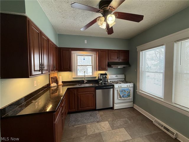 3842 Parkdale Road, Cleveland Heights, OH 44121