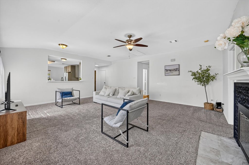 1005 Lake Trail Drive, Little Elm, TX 75068 — photo 5