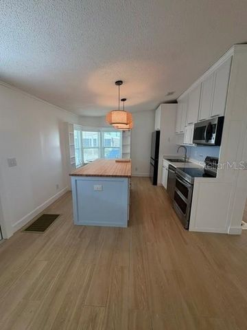 1 PELICAN DRIVE N, Oldsmar, FL 34677