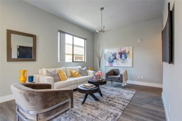 330 Salem 301, Glendale, CA 91203