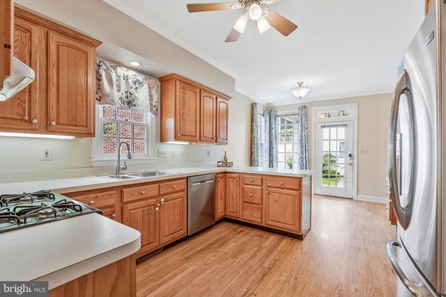 10 MEMORIAL DR NW, Leesburg, VA 20176