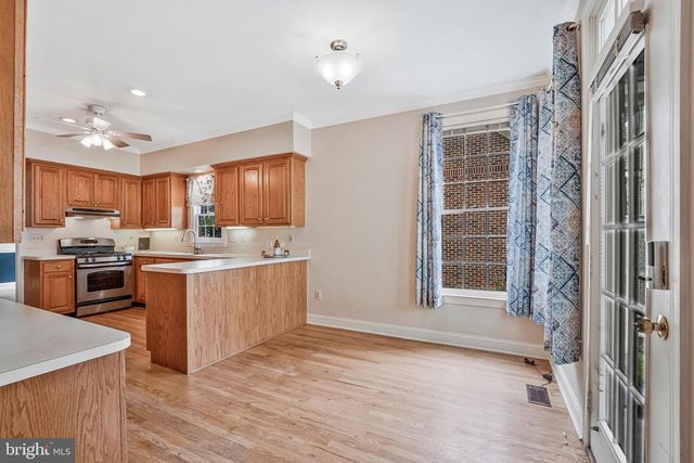 10 MEMORIAL DR NW, Leesburg, VA 20176