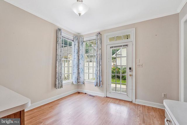 10 MEMORIAL DR NW, Leesburg, VA 20176