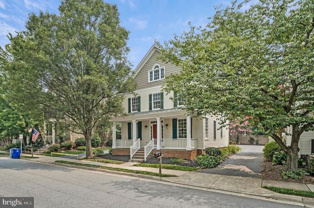 10 MEMORIAL DR NW, Leesburg, VA 20176