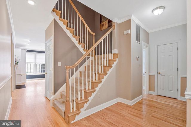 10 MEMORIAL DR NW, Leesburg, VA 20176