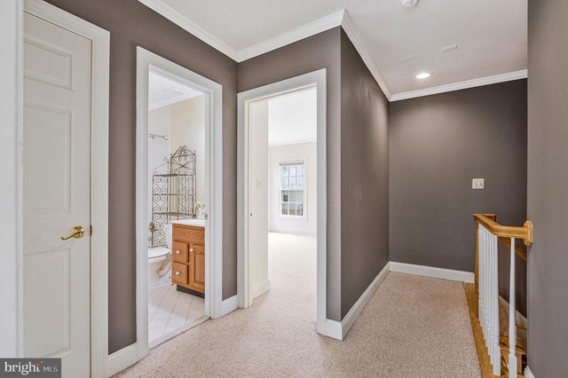 10 MEMORIAL DR NW, Leesburg, VA 20176