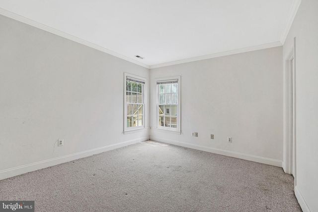 10 MEMORIAL DR NW, Leesburg, VA 20176