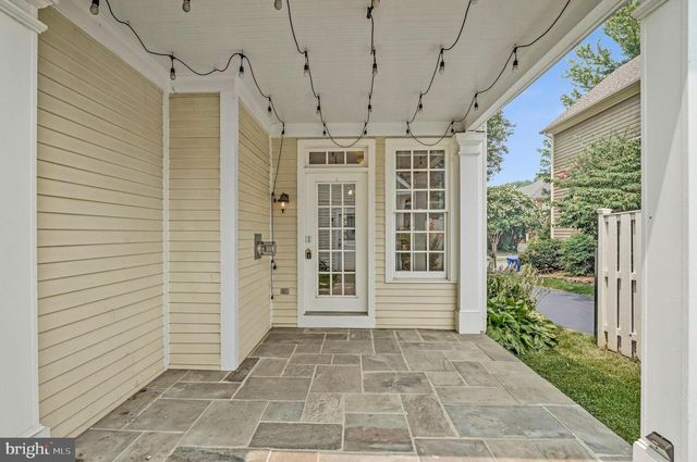 10 MEMORIAL DR NW, Leesburg, VA 20176