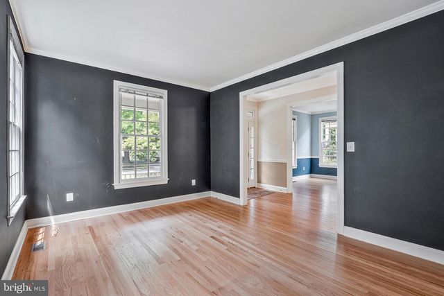 10 MEMORIAL DR NW, Leesburg, VA 20176