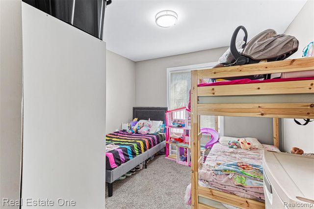 19800 Oakfield Street, Detroit, MI 48235