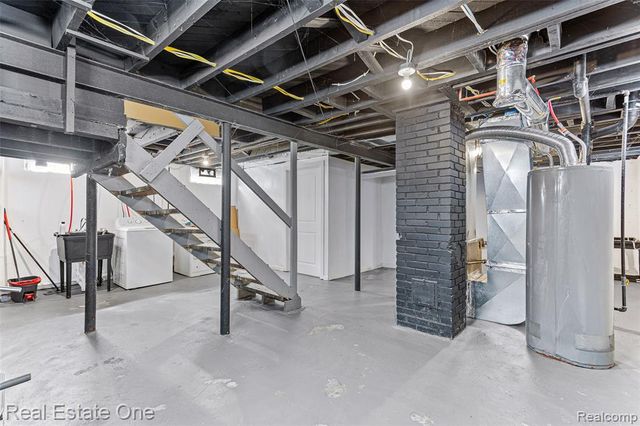 19800 Oakfield Street, Detroit, MI 48235