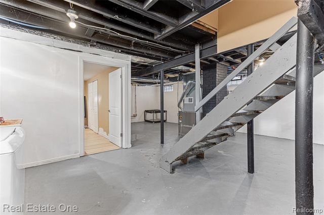 19800 Oakfield Street, Detroit, MI 48235