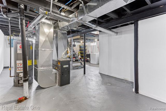 19800 Oakfield Street, Detroit, MI 48235