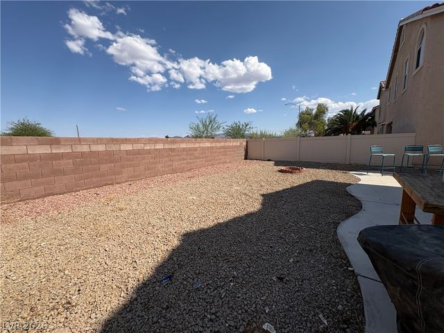 8792 Blue Wolf Street, Las Vegas, NV 89123