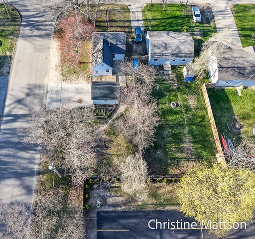 1889 Manor Drive, Norton Shores, MI 49441