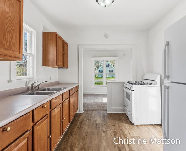 1889 Manor Drive, Norton Shores, MI 49441