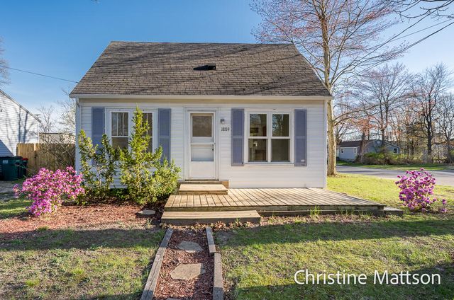 1889 Manor Drive, Norton Shores, MI 49441