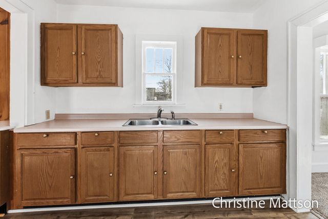 1889 Manor Drive, Norton Shores, MI 49441