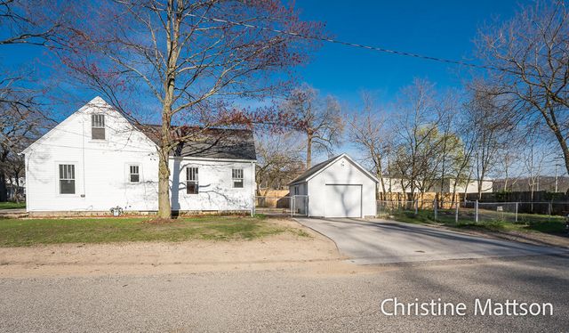1889 Manor Drive, Norton Shores, MI 49441