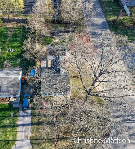 1889 Manor Drive, Norton Shores, MI 49441