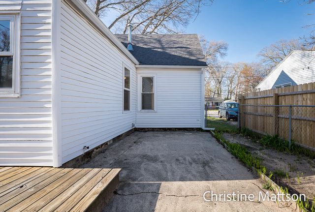 1889 Manor Drive, Norton Shores, MI 49441