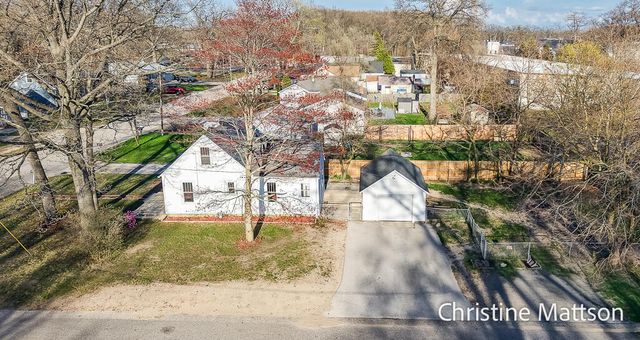 1889 Manor Drive, Norton Shores, MI 49441