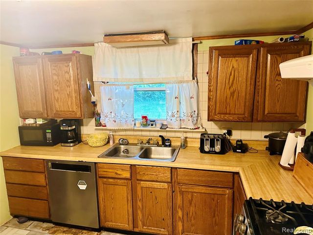 18575 Williamsville Road, Gregory, MI 48137